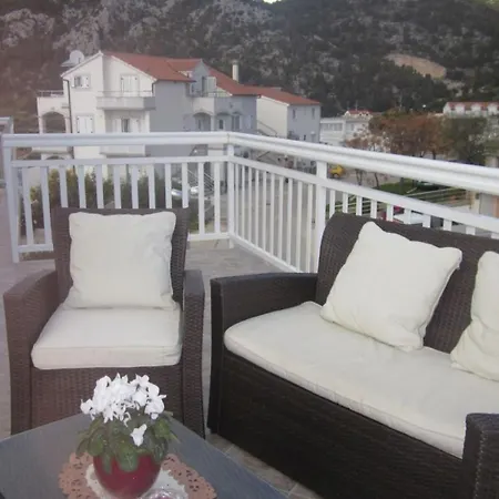 Sto Apartment *