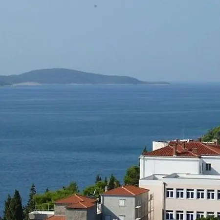 Sto Apartment *